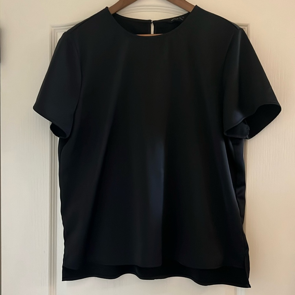 Banana Republic silk t-shirt blouse
